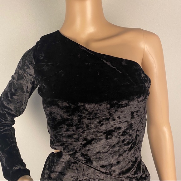 ALICE + OLIVIA VELVET MINI DRESS - Picture 3 of 10